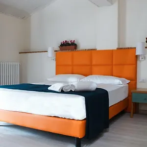 Hotel Azzurra, Boloňa